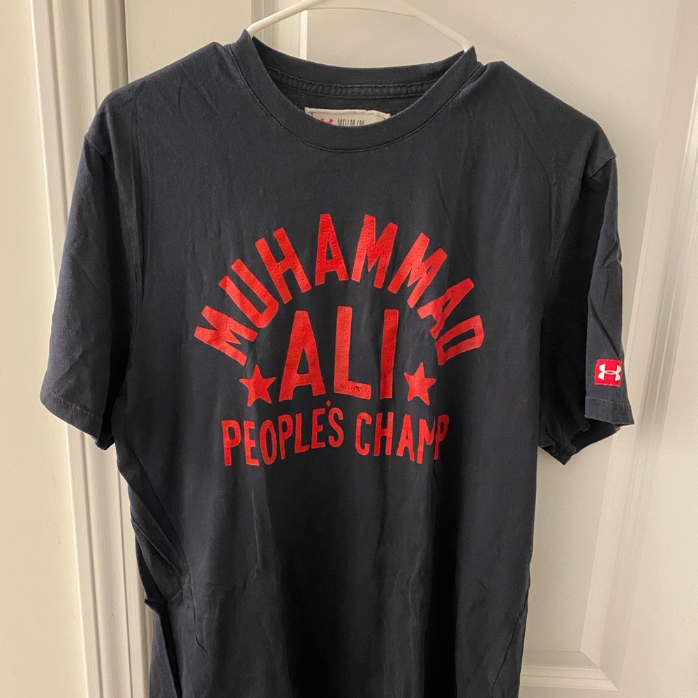 UA Roots of Fight Muhammad Ali Size Medium Used